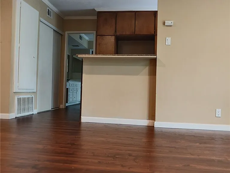 400 N Acacia Ave — Photo 19