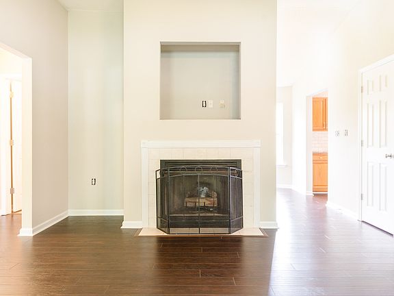 5th image of 152 Mount Zion Dr