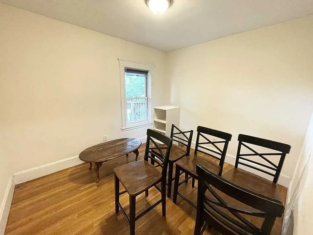 4 bed, $6,800 — Photo 4