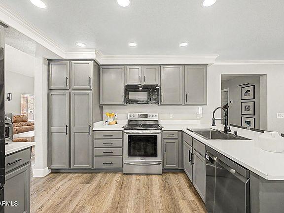 5th image of 17418 N KIMBERLY Way