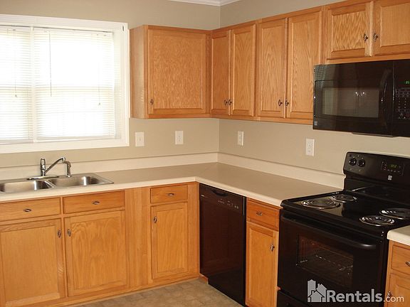 2nd image of 327 Glenlea Ln