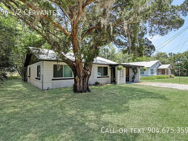 256 1/2 Cervantes Ave — Photo 2