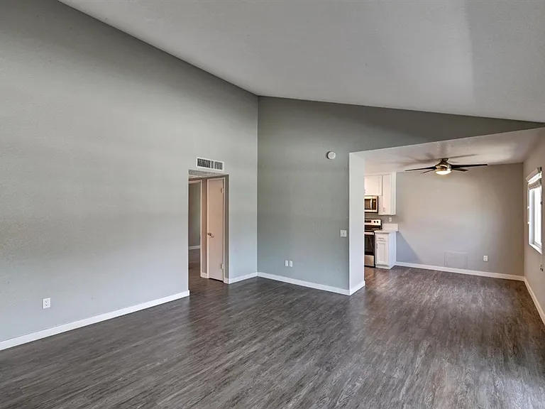 West Fifth Apartments — Photo 34