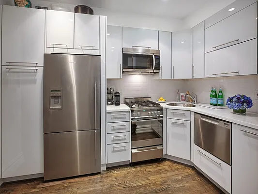 Sold by Sotheby's International Realty | media 2