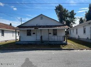 401403-401 & #403, Greenville, NC 27834