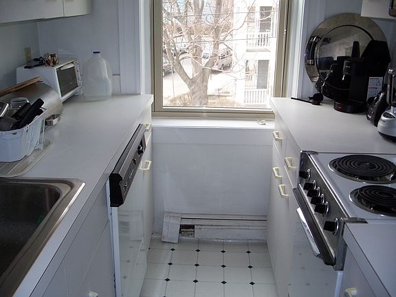 4th image of 15 Colborne Rd APT 12