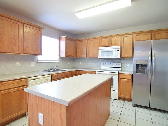 5th image of 4508 Golden Gate Dr
