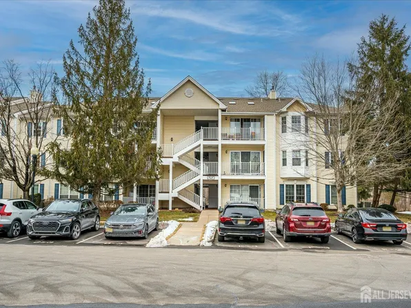 45 Amethyst Way, Franklin Park, NJ 08823