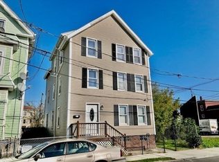 8 Granfield St, New Bedford, MA 02746