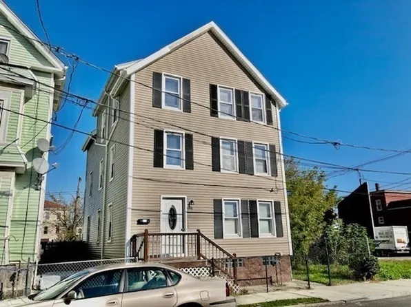 8 Granfield St, New Bedford, MA 02746