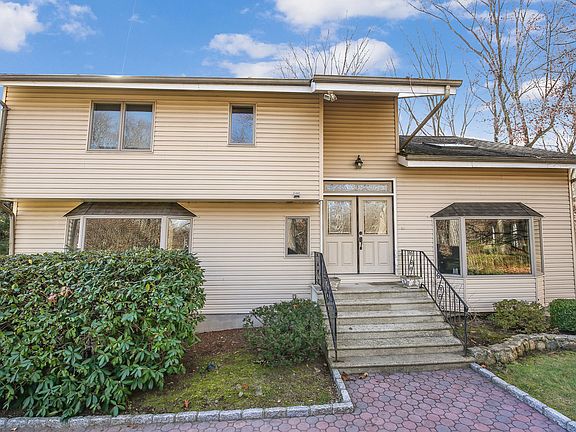 2535 Gregory st,yorktown heights,ny,10598    (03 Of  34 ).JPG