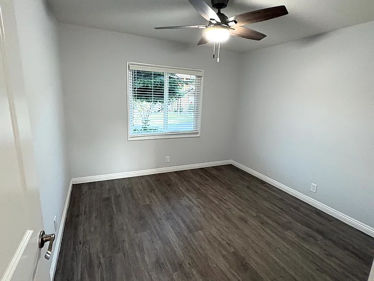 1112 S Atlantic Blvd #J — Photo 23