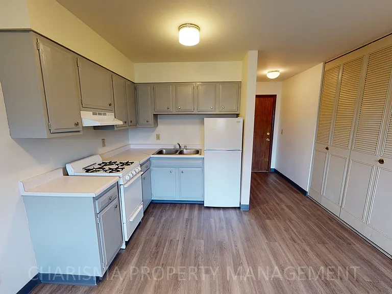 Canton Apartments — Photo 12