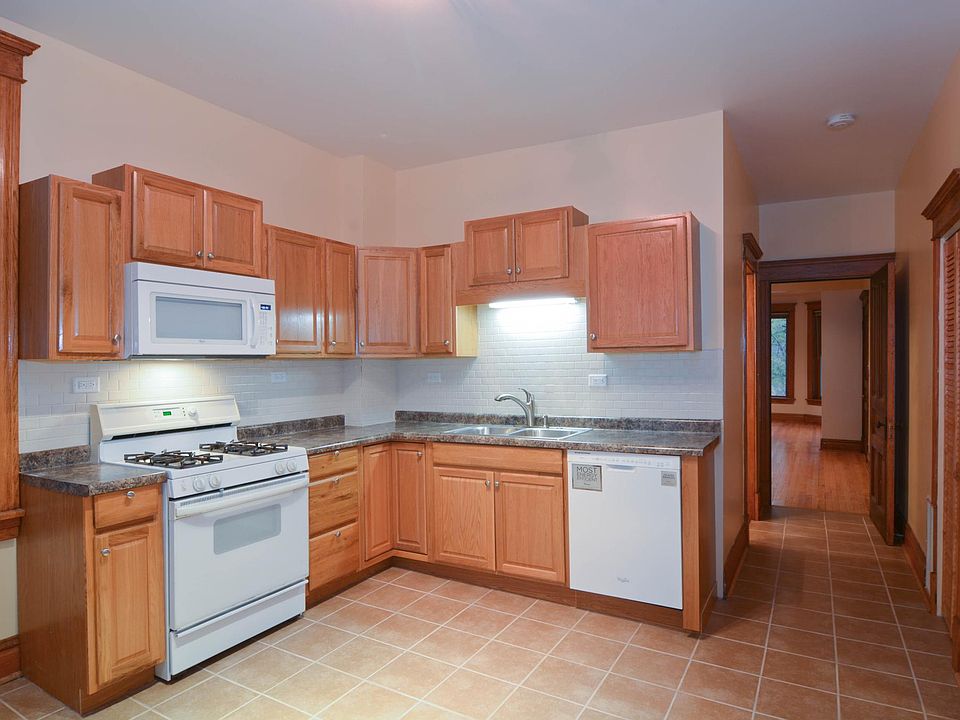1st image of 3800 W Wrightwood Ave #2