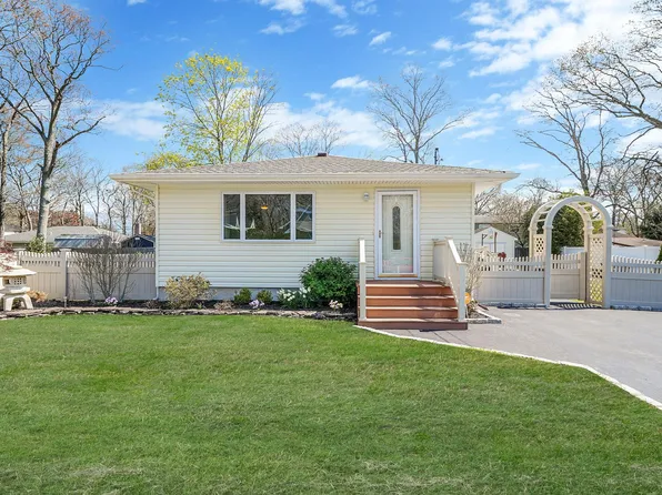 89 Alder Drive, Mastic Beach, NY 11951