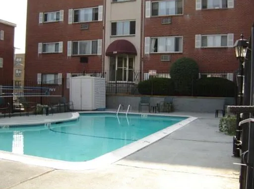 2 bed, 685 sqft, $3,060 — Photo 4