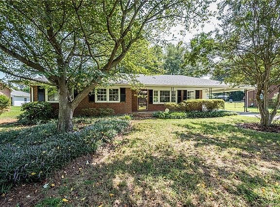 2nd image of 1926 Echo Ln