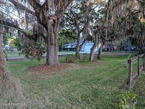 4th image of 1265 Pine Island Rd