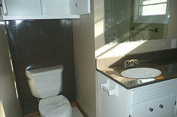 5th image of 328 E Ave E