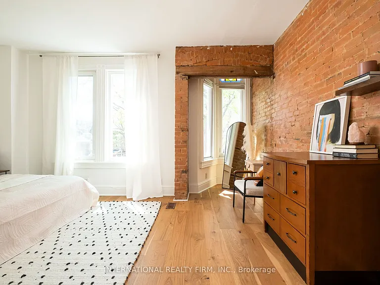 319 Markham St — Photo 15