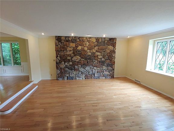 5th image of 492 Laurelbrook Dr