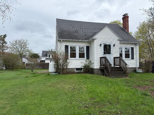 11 Westwood Avenue, Scarborough, ME 04074