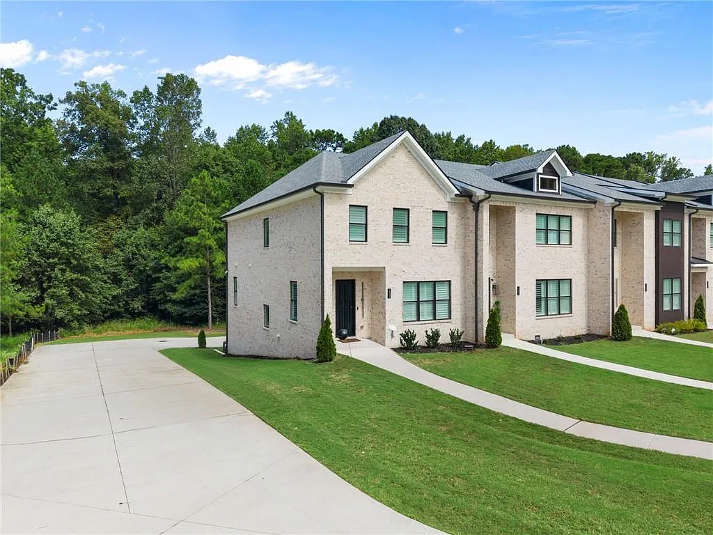 4 bed, 4.0 bath, 2713 sqft, $4,200 — Photo 4