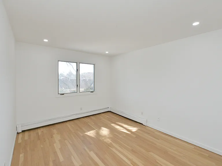 472 Central Blvd — Photo 12