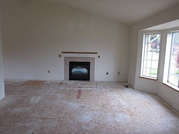 Living Room w/Fireplace