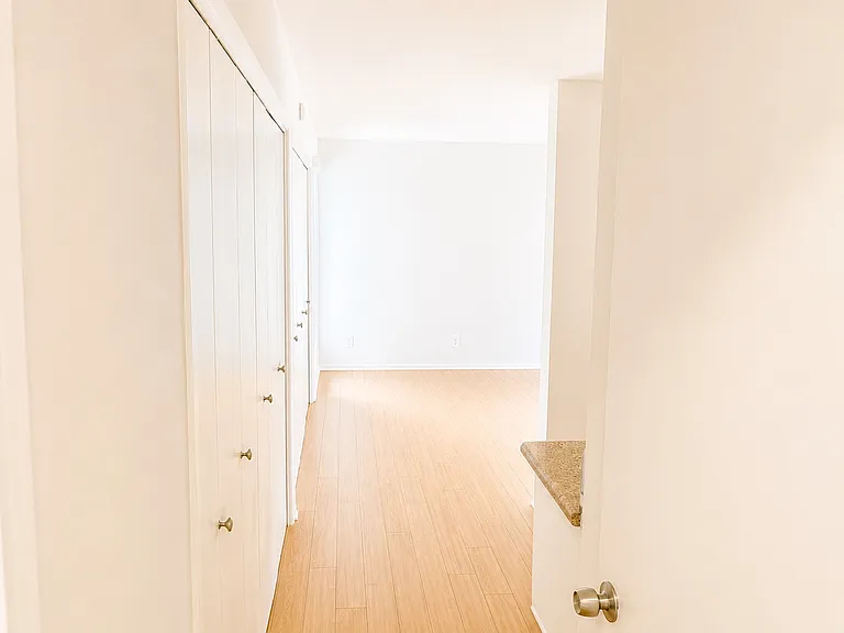 831 3rd St #101 — Photo 20
