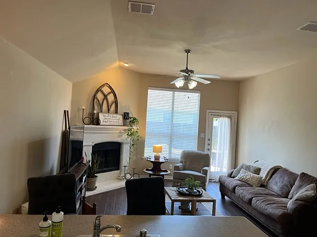 4640 Daisy Leaf Dr — Photo 8