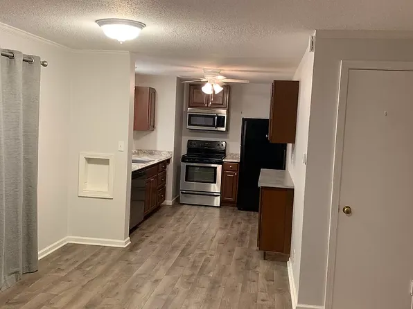 7519 Briar Dr, Prairie Village, KS 66208