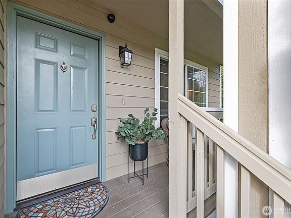 3rd image of 2974 37th Avenue NE