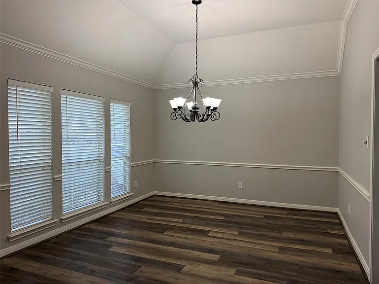 1510 Flanders Field Ln — Photo 9