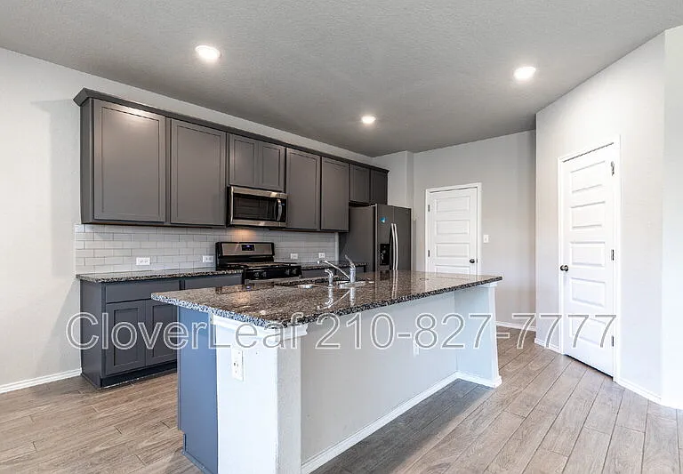 255 Kinsley Way — Photo 14