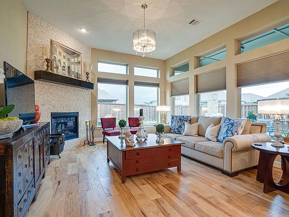 5th image of 4983 Stornoway Dr