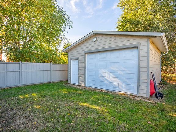 5th image of 1478 Aspen Ct #1474