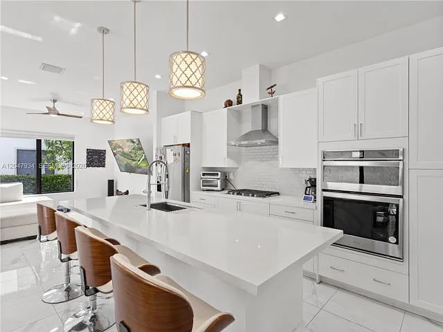4 bed, 3.5 bath, 2158 sqft, $6,500 — Photo 4