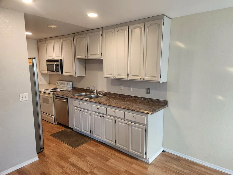 1635 Kentfield Ave — Photo 6