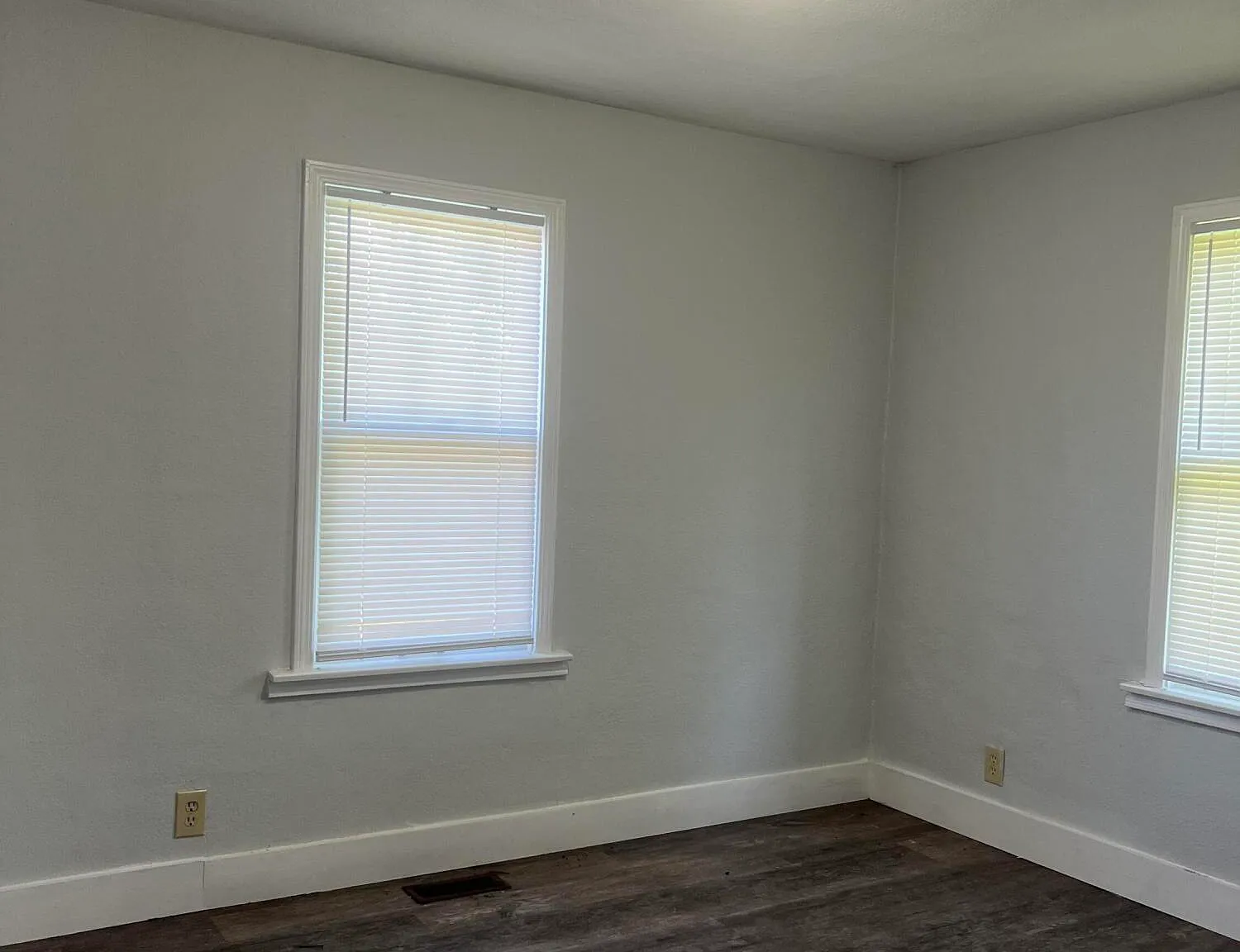 3 bed, 2.0 bath, 2000 sqft, $1,400 — Photo 4