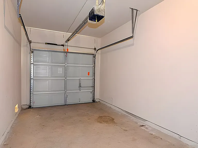 Single car garage