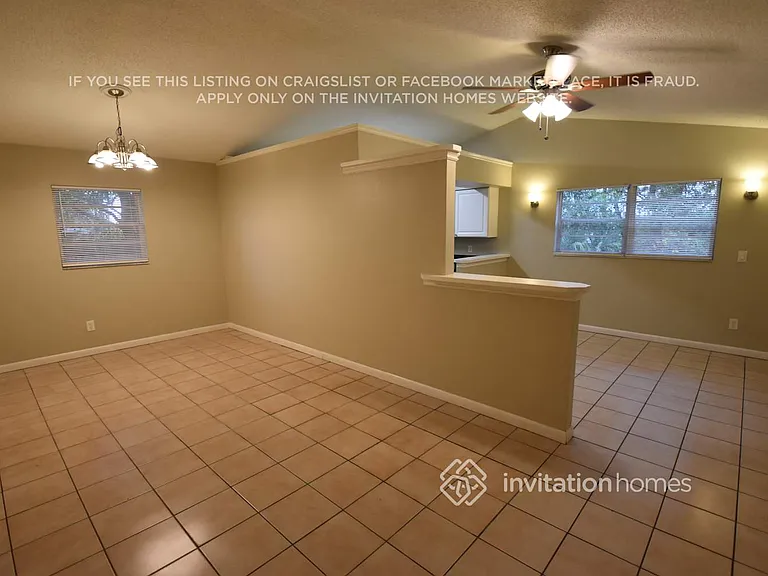 2843 N Bermuda Ave — Photo 2