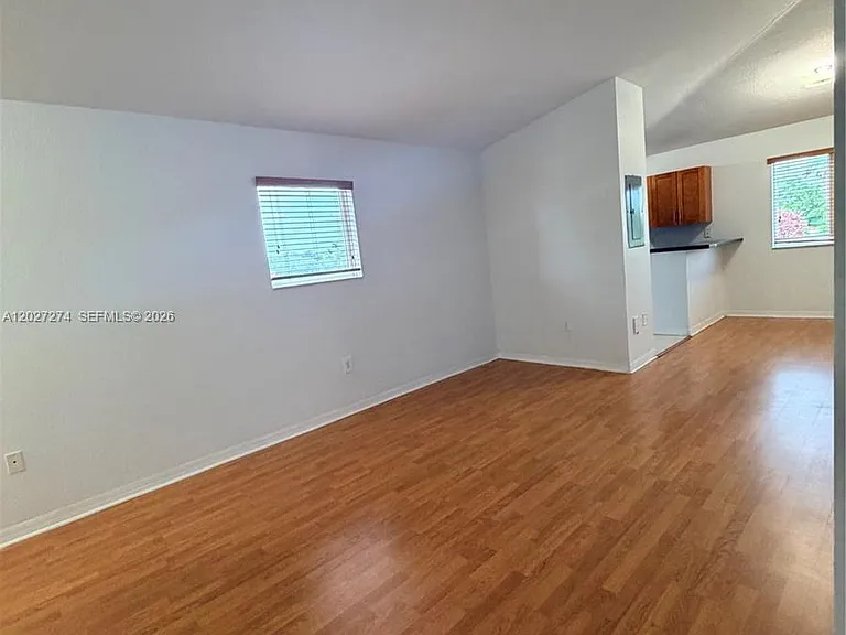 995 NE 34th Ave #201 — Photo 8
