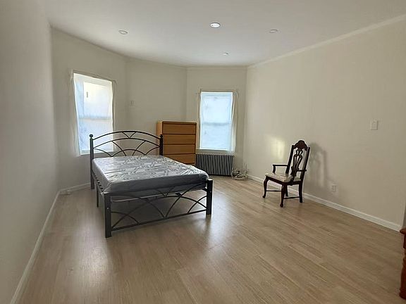 5th image of 21 Bay 32nd St Floor 2