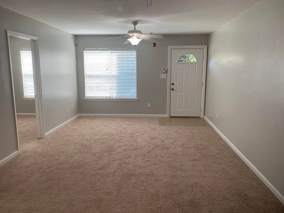 4th image of 1100 Green Tree Ct #M
