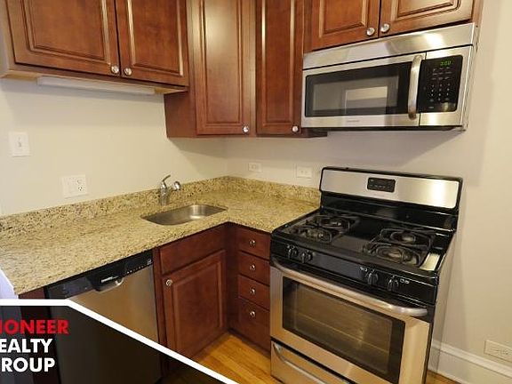 2nd image of 2102 W Ainslie St APT 2E