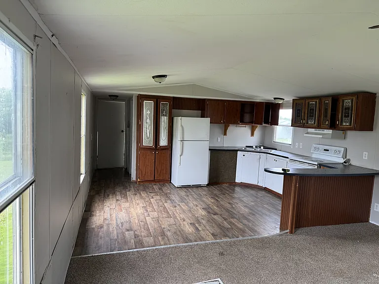 446 Loose Creek Hwy #16 — Photo 2