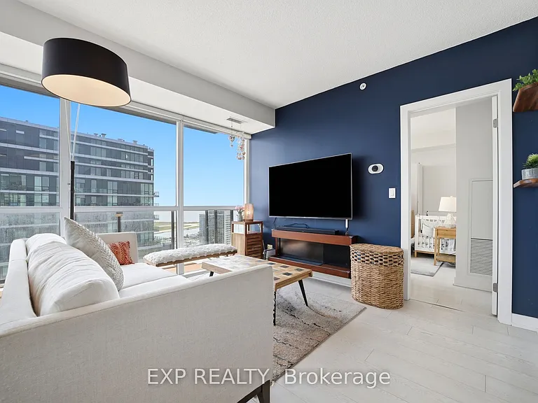 20 Bruyeres Mews #LPH07 — Photo 8