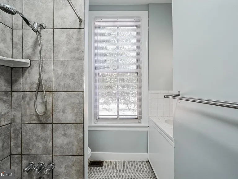 4373 Cresson St #1 — Photo 9