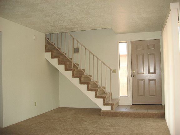 3rd image of 4749 W Escuda Dr